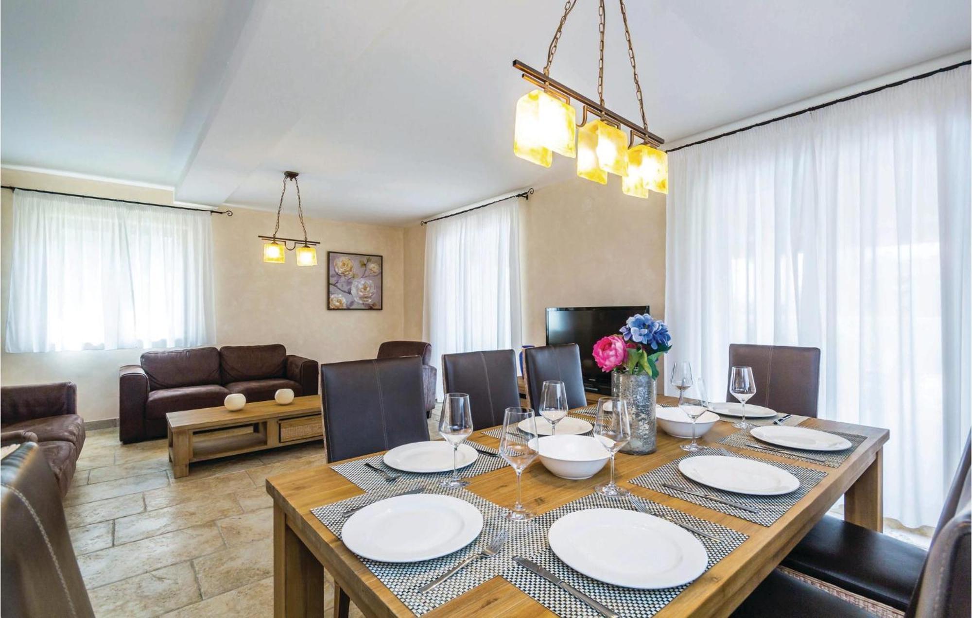 4 Bedroom Beautiful Home In Turcic Vantacici Esterno foto
