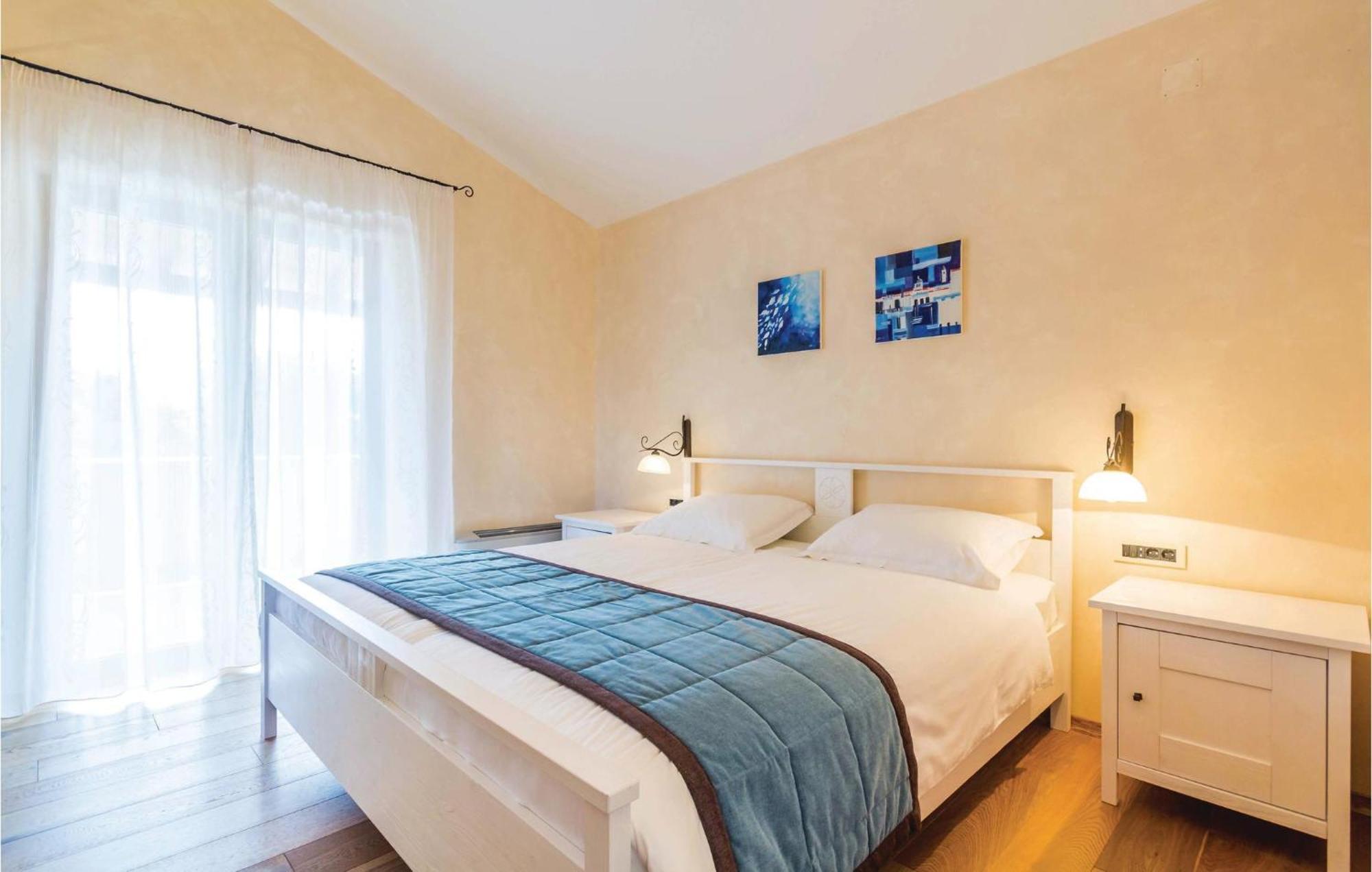 4 Bedroom Beautiful Home In Turcic Vantacici Esterno foto