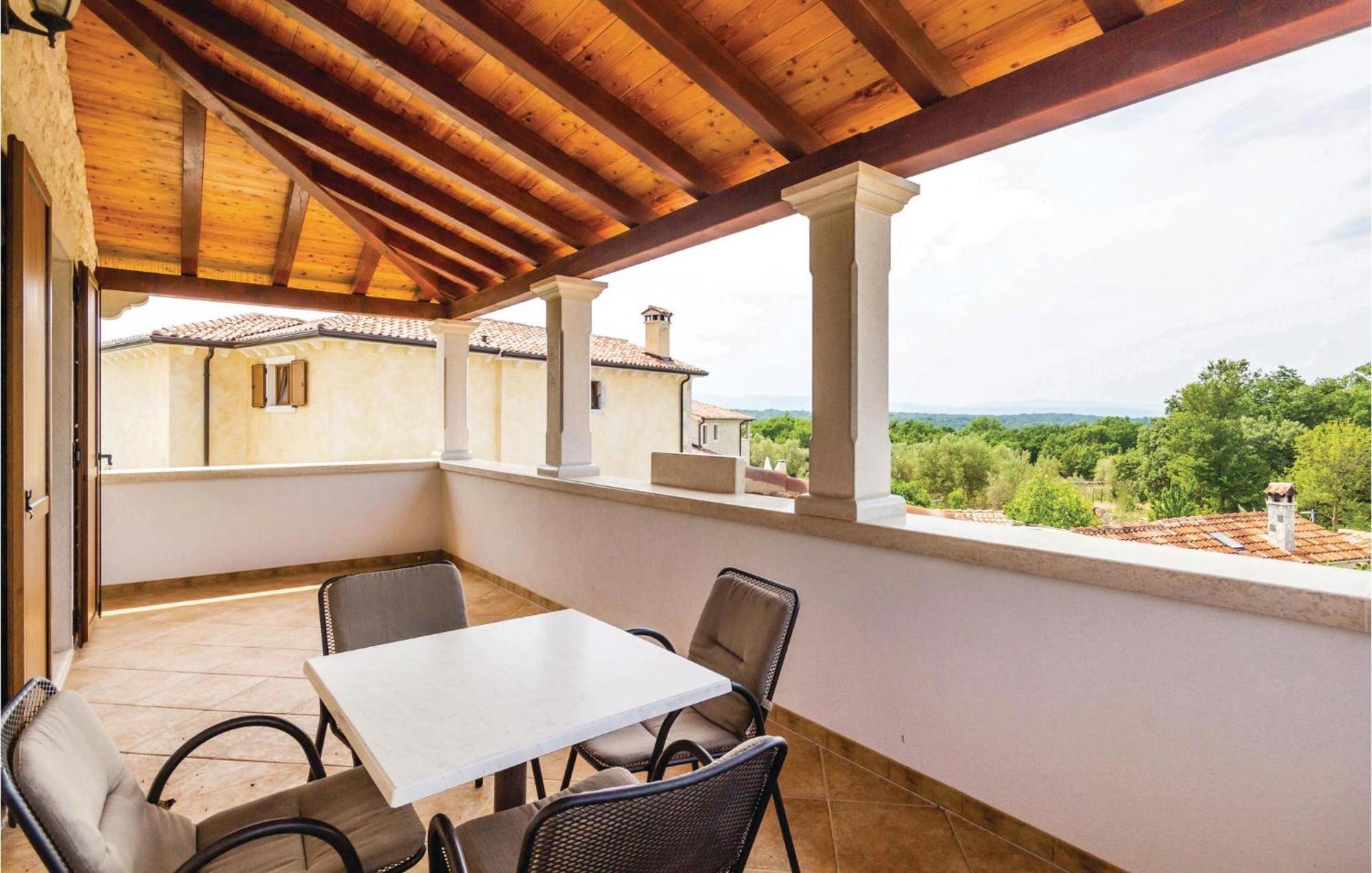 4 Bedroom Beautiful Home In Turcic Vantacici Esterno foto